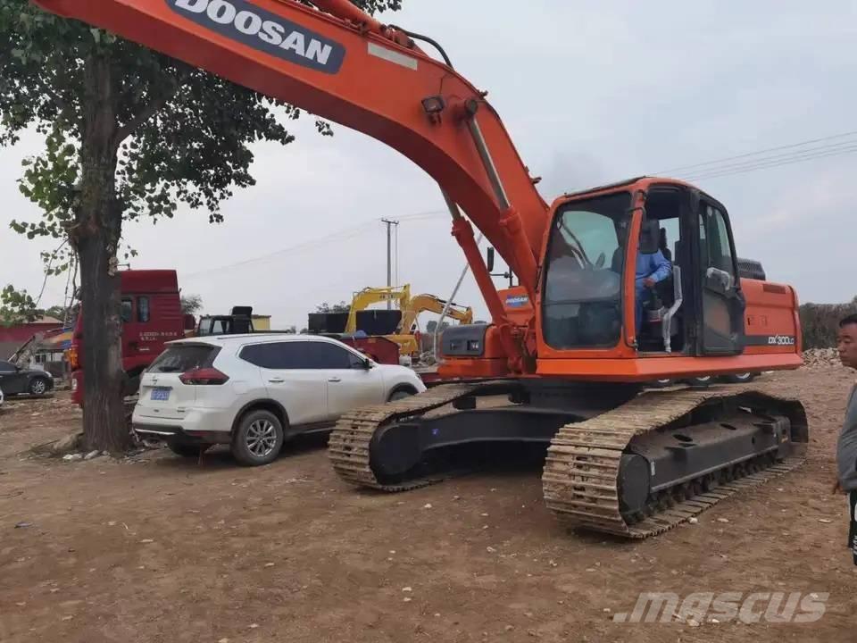 Doosan DX300LC 履帶式 挖土機/掘鑿機/挖掘機