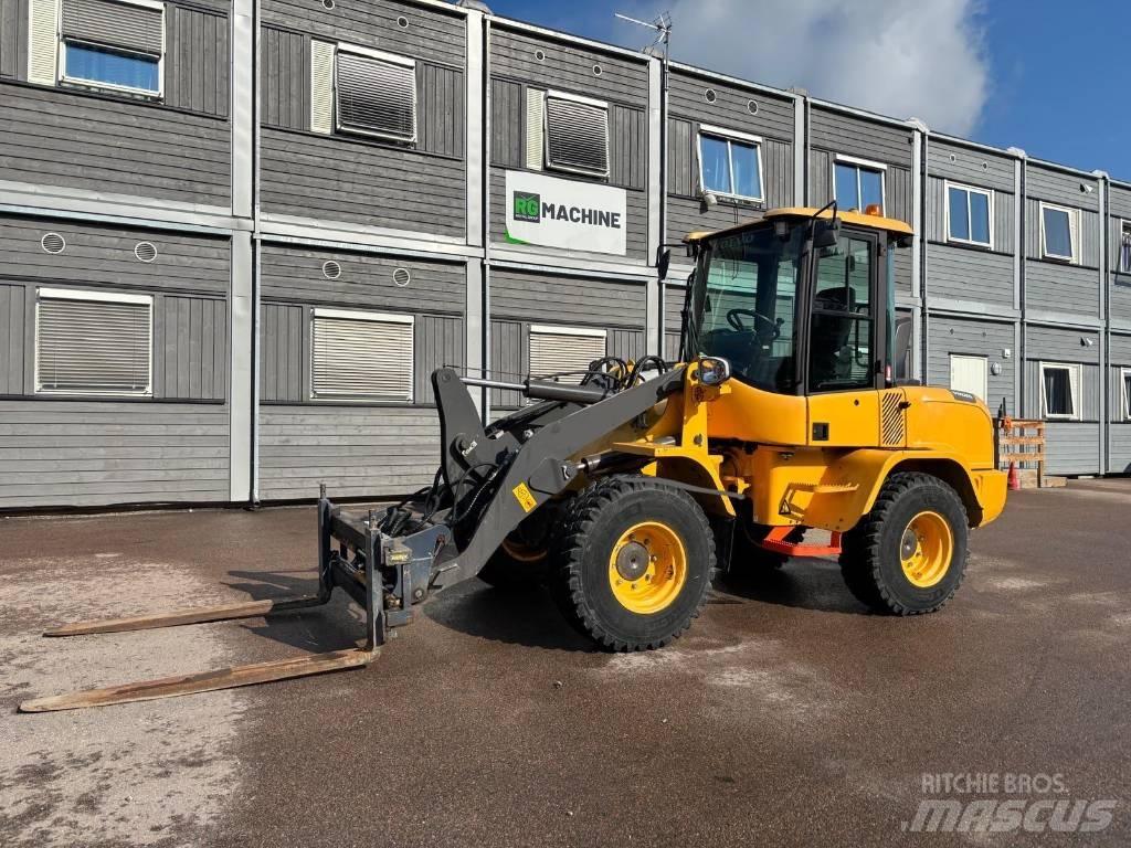 Volvo L 30 GS 輪胎式裝載機