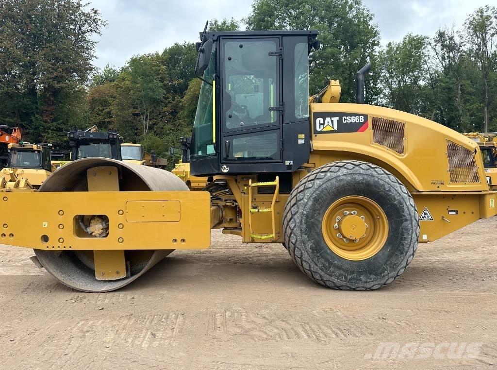 CAT CS 66 B 單輪滾壓機