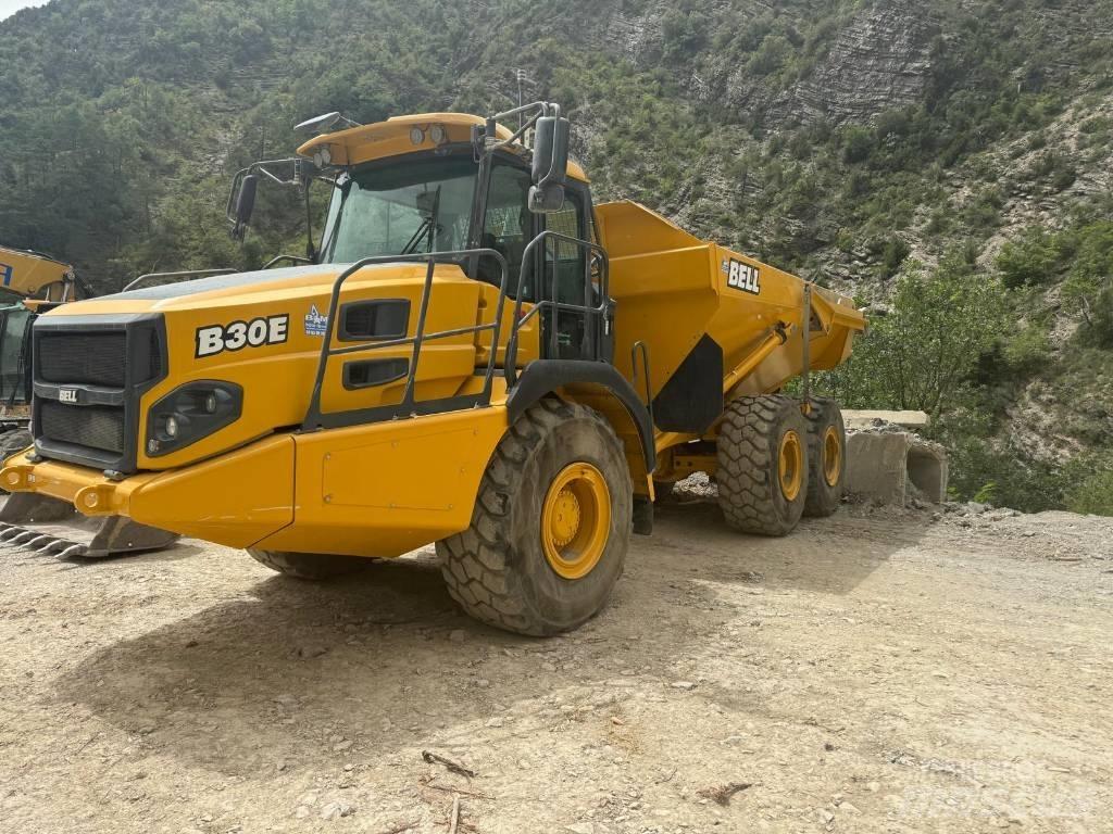 Bell B 30 E 鉸接式起吊車