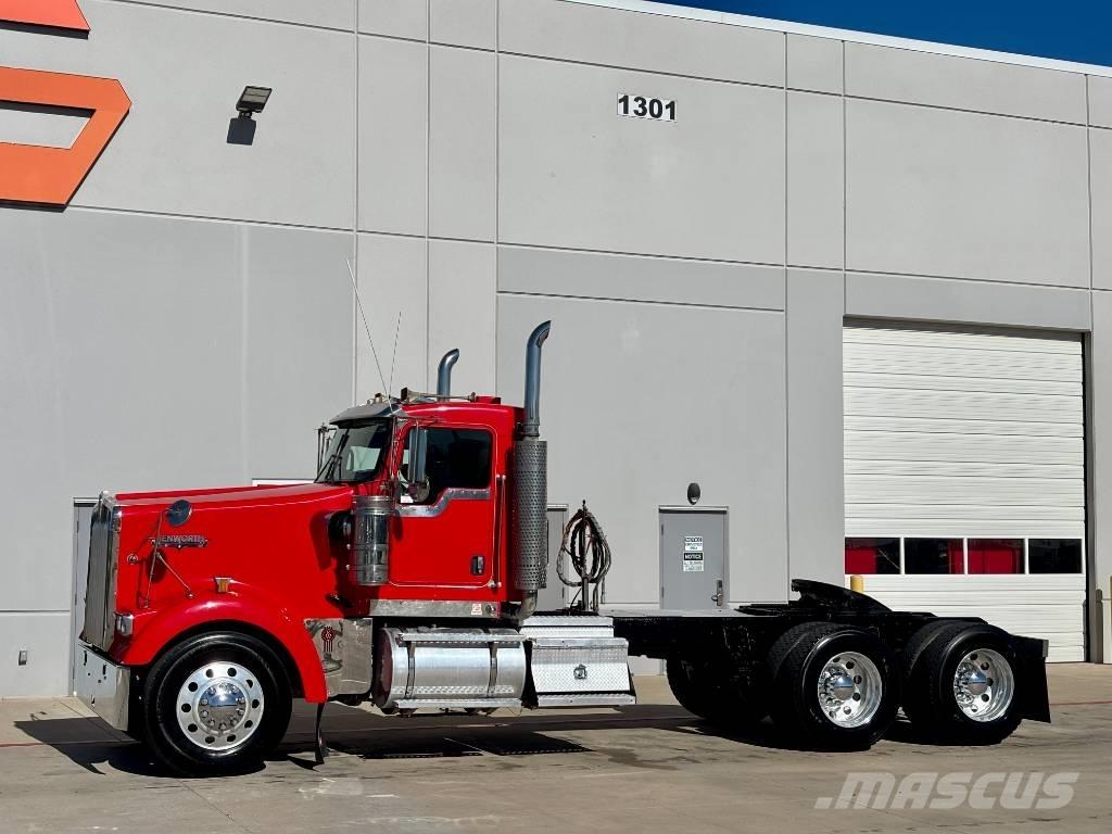 Kenworth W 900 曳引機組件