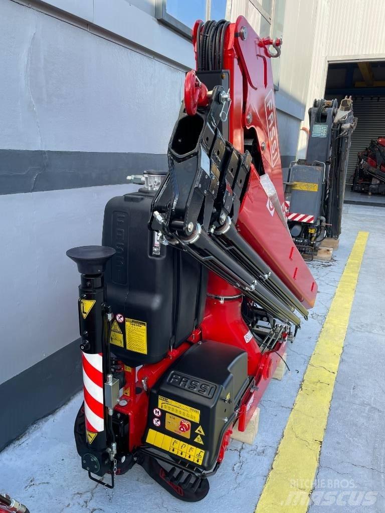 Fassi F85B.0.24 裝載起重機