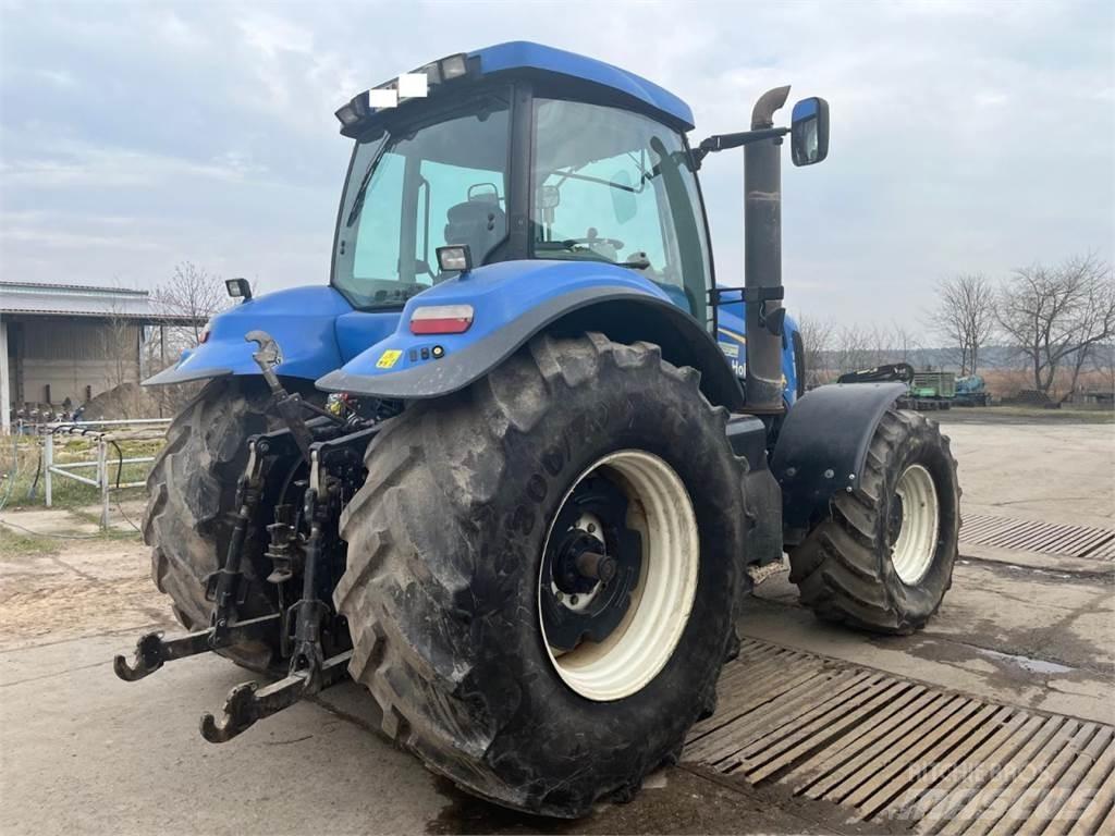 New Holland T8040 曳引機