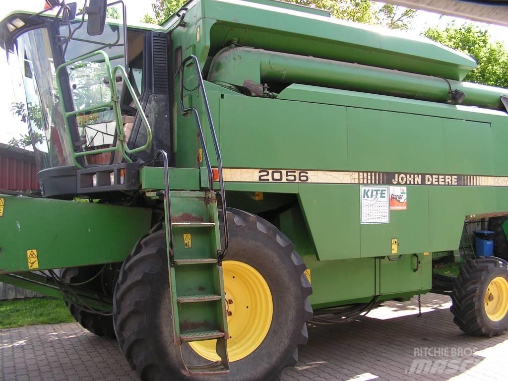 John Deere 2056 聯合收穫機