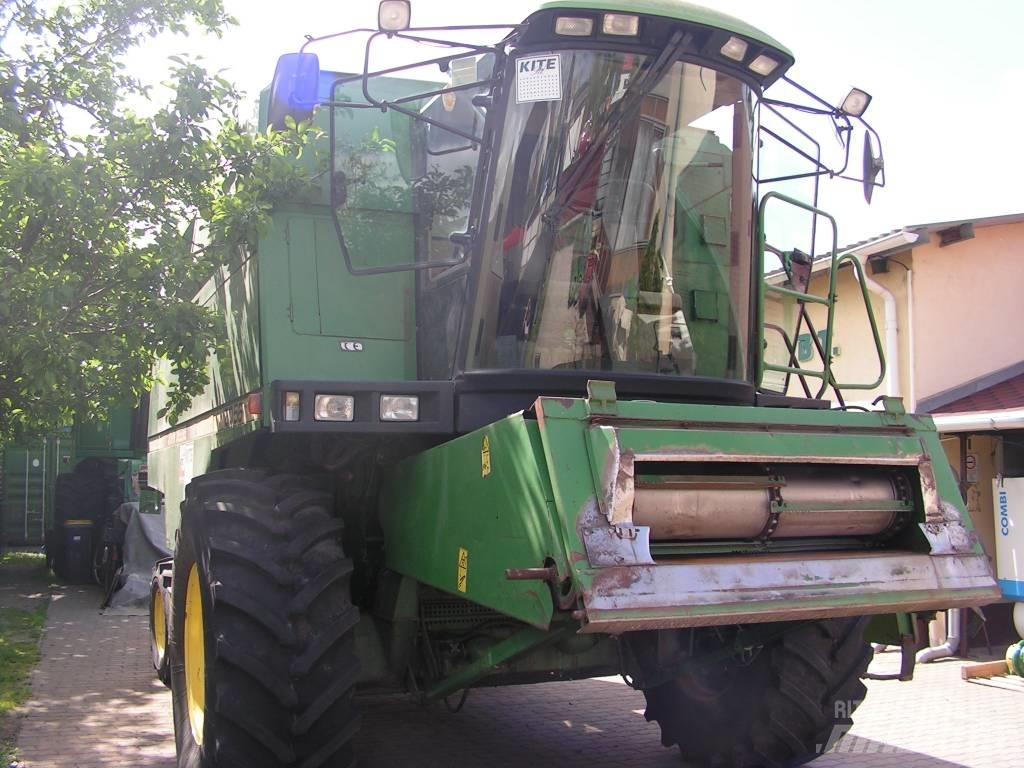 John Deere 2056 聯合收穫機