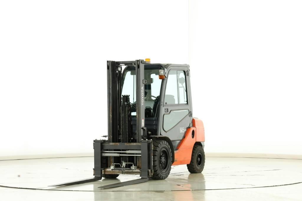 Toyota 02-8-FDF-30 柴油卡車