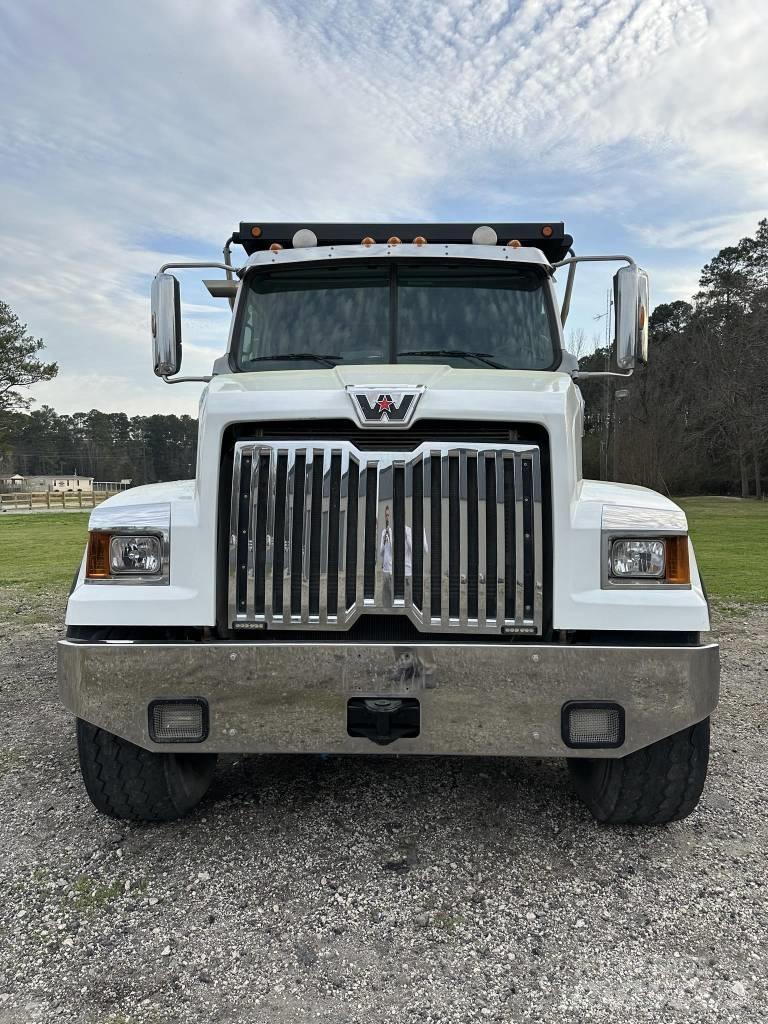 Western Star 4700 傾卸式卡車