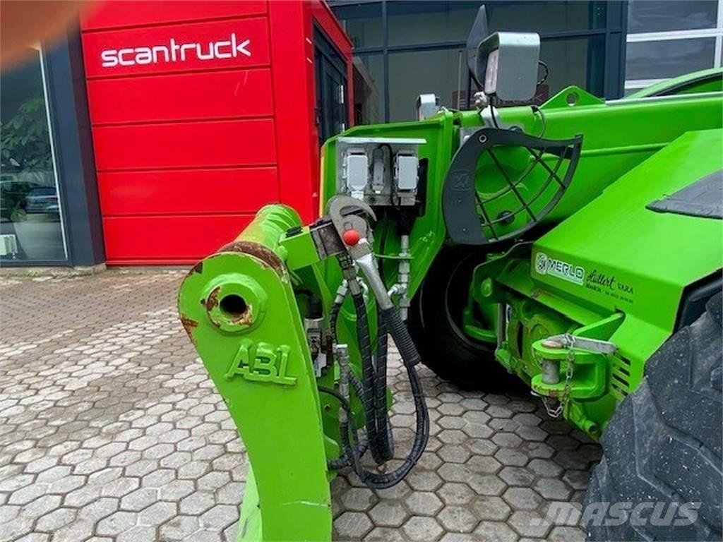 Merlo P27.6 TOP 伸縮臂操作車