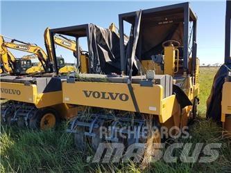 Volvo PT125 膠輪滾壓機