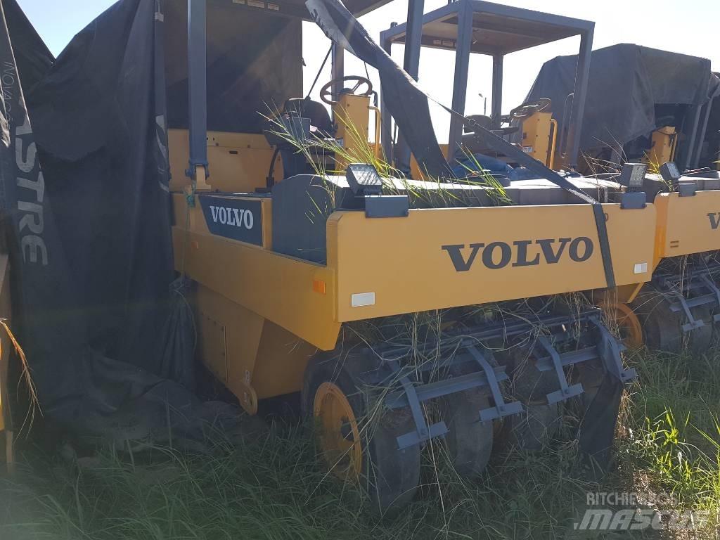 Volvo PT125 膠輪滾壓機