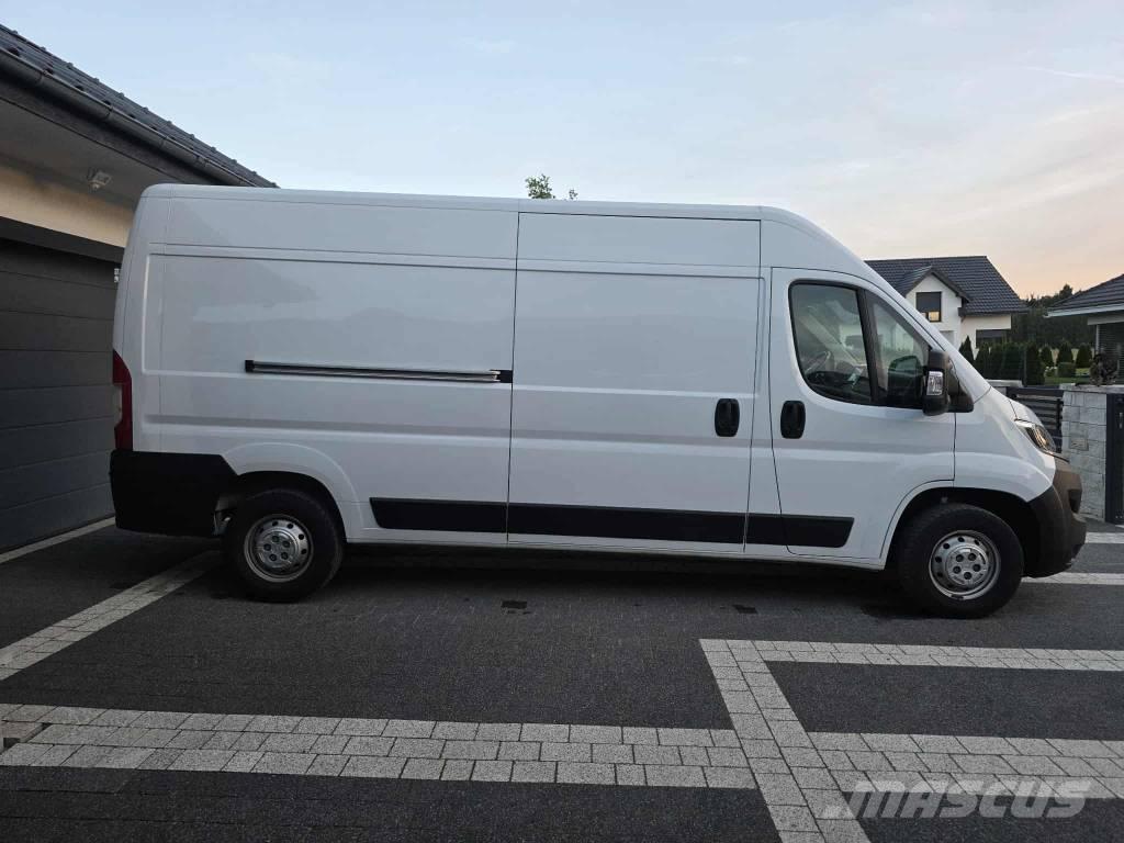 Opel Movano 廂式貨物運輸車