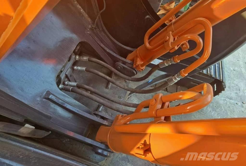 Hitachi ZX 200 履帶式 挖土機/掘鑿機/挖掘機
