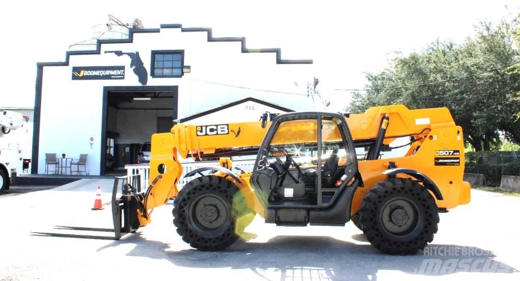 JCB 507-42 伸縮臂操作車