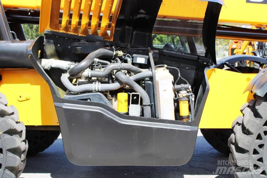 JCB 507-42 伸縮臂操作車
