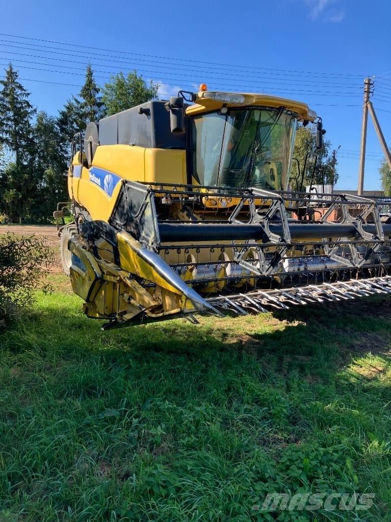 New Holland CX 8080 聯合收穫機
