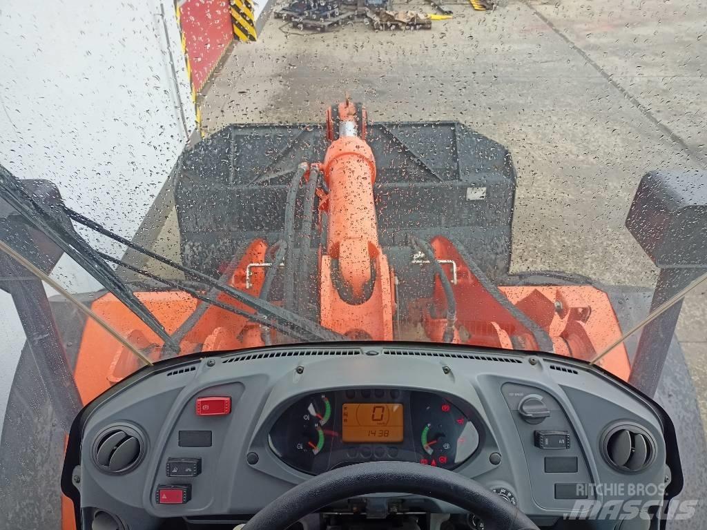 Hitachi ZW150 輪胎式裝載機