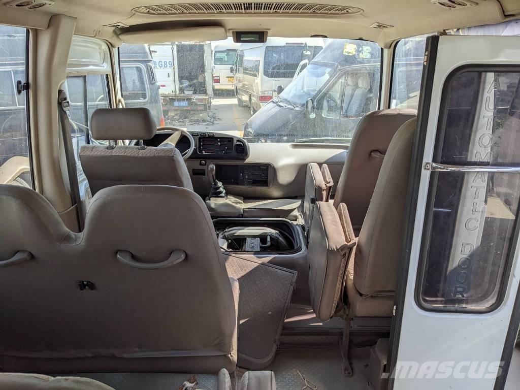 Toyota Coaster Bus 迷你巴士