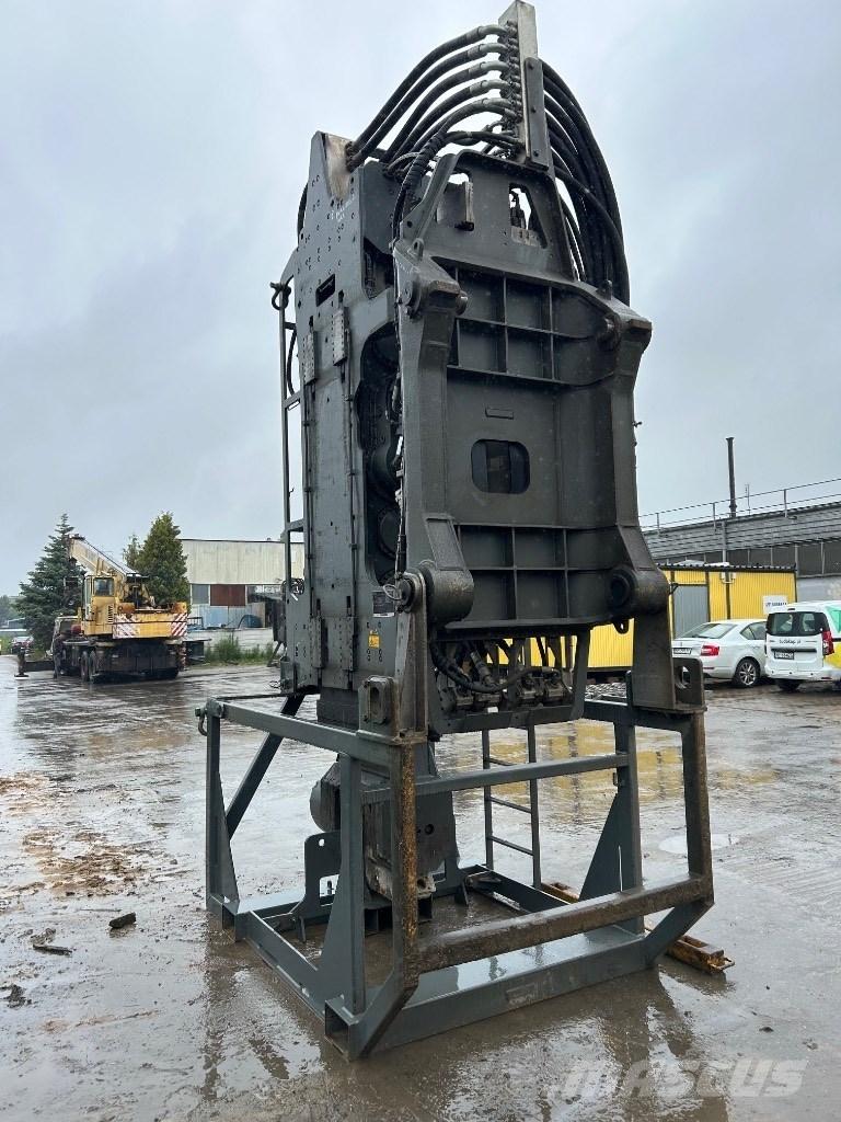 Liebherr LV36 振動打樁機