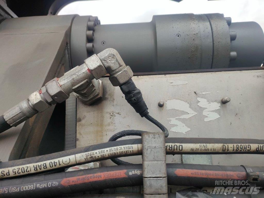 Liebherr LV36 振動打樁機