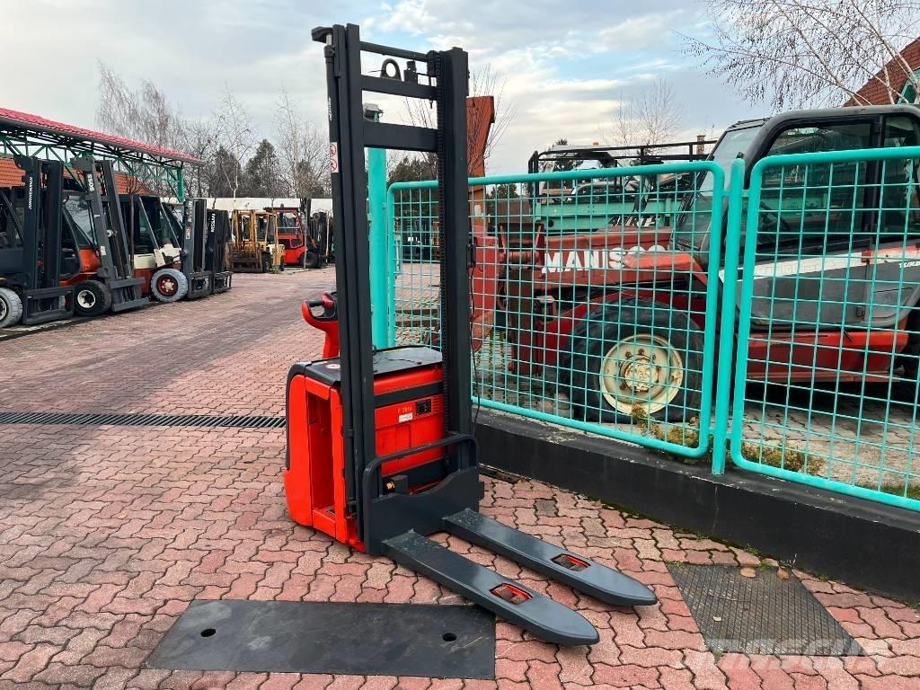 Linde L 14 V-3816 自走式堆積機