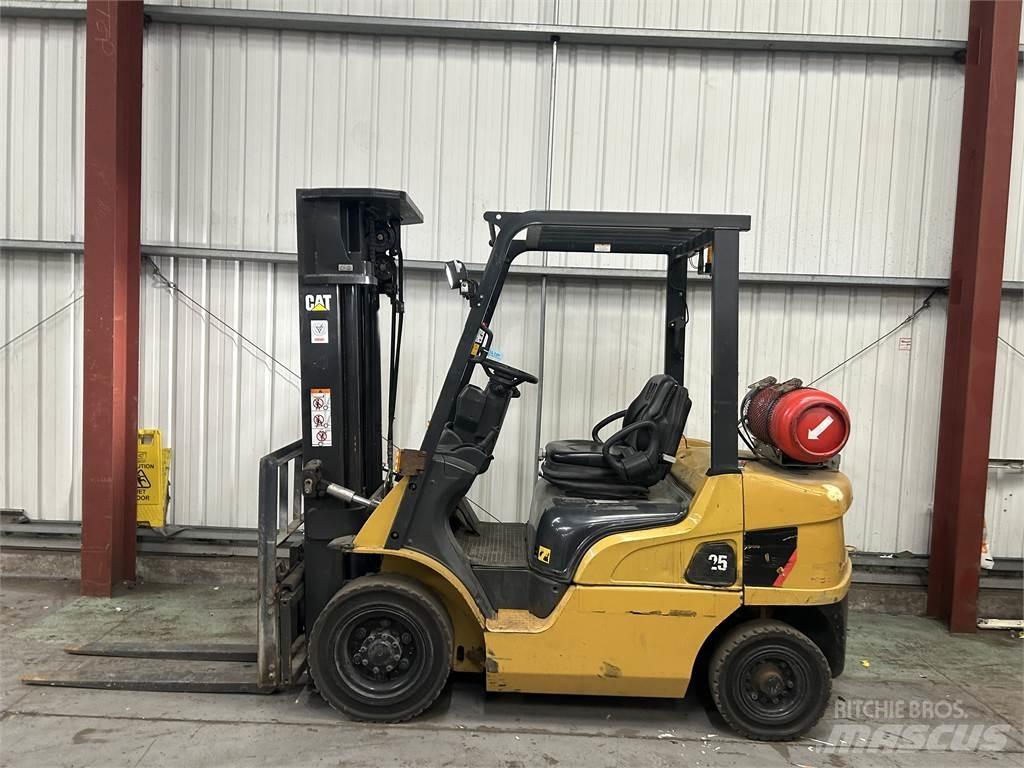 CAT GP25NT 液化石油氣LPG卡車