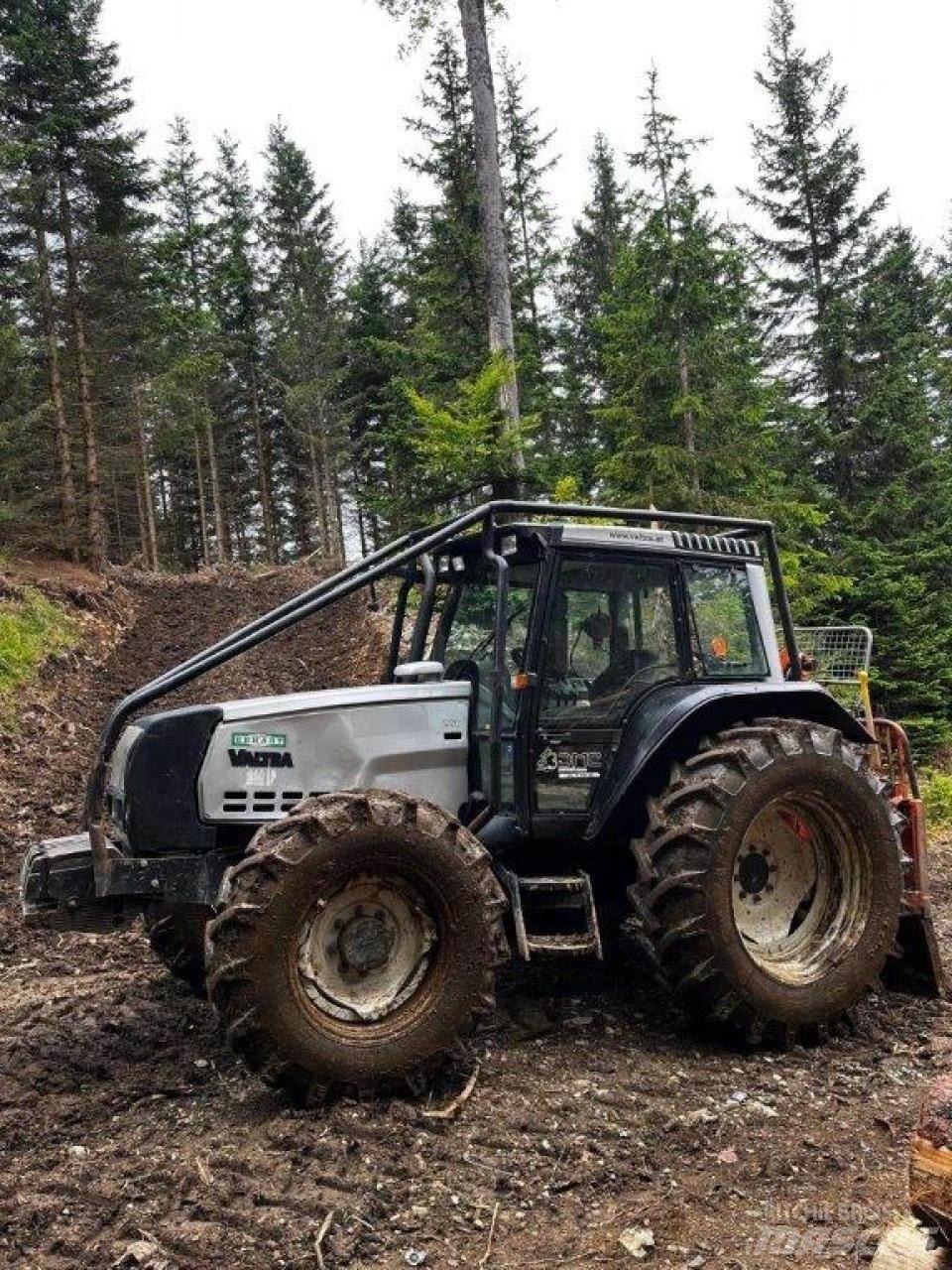 Valtra 6550 林業用曳引機