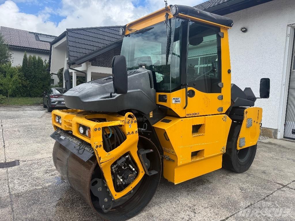 Bomag BW 154 ACP 膠輪滾壓機