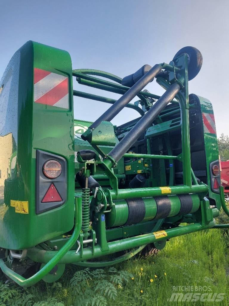 McHale Fusion 4 圓型牧草打包機