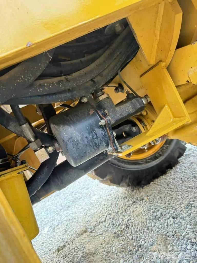 XCMG WZ 30-25 反鏟裝載機