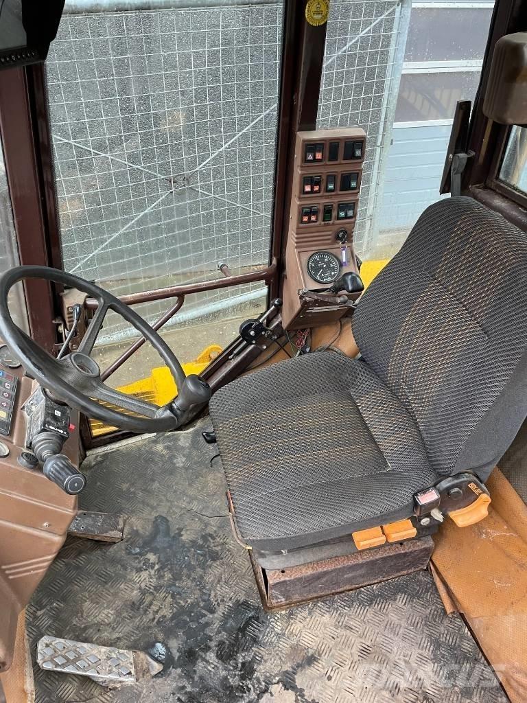 Hydrema 910 鉸接式起吊車