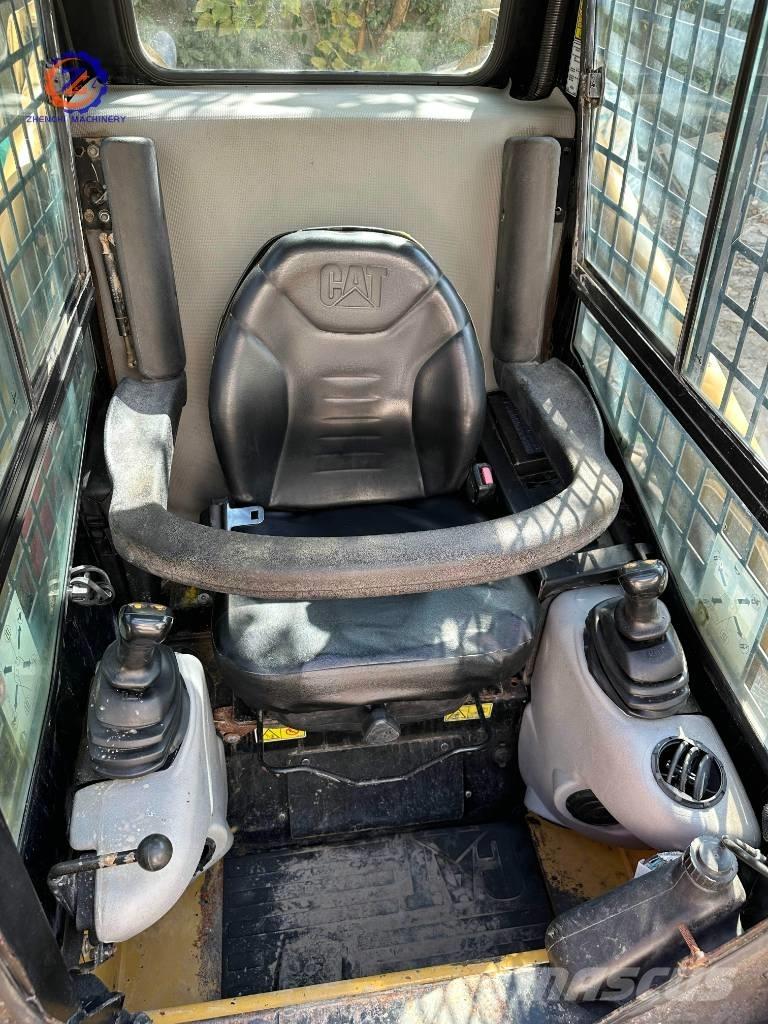 CAT 226 B 滑移轉向裝載機