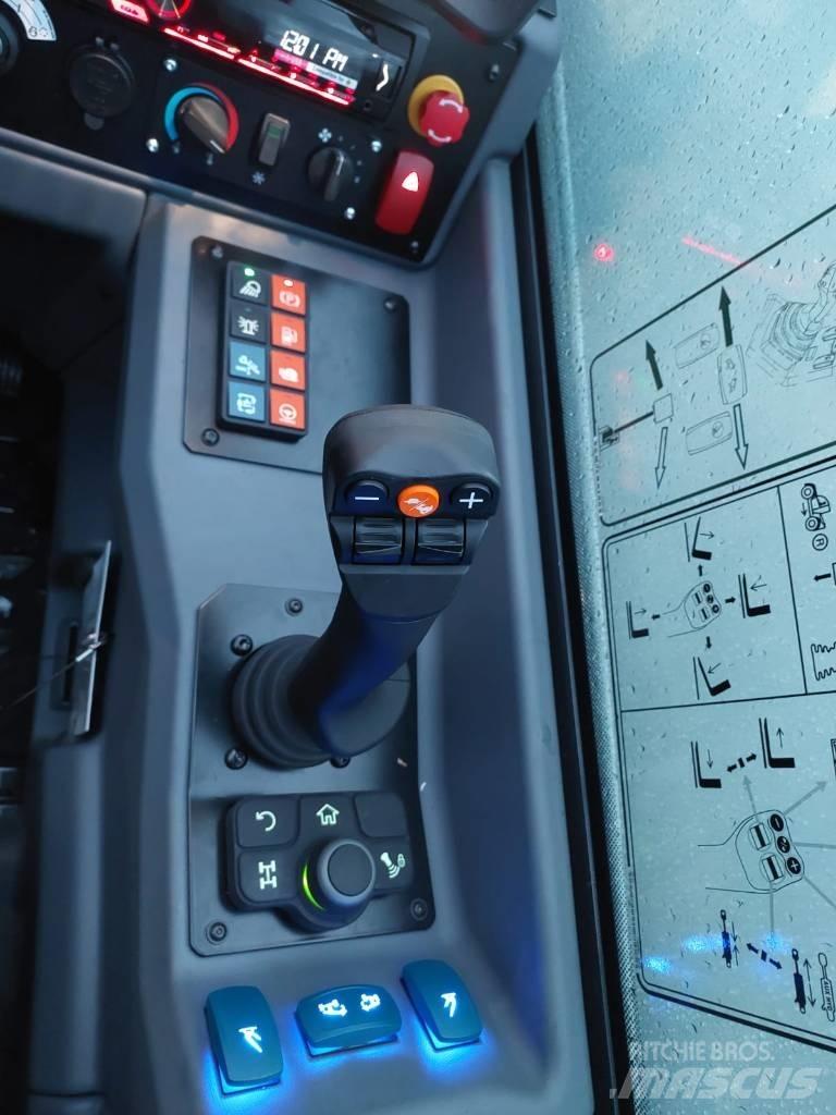 Bobcat T 40180 伸縮臂操作車