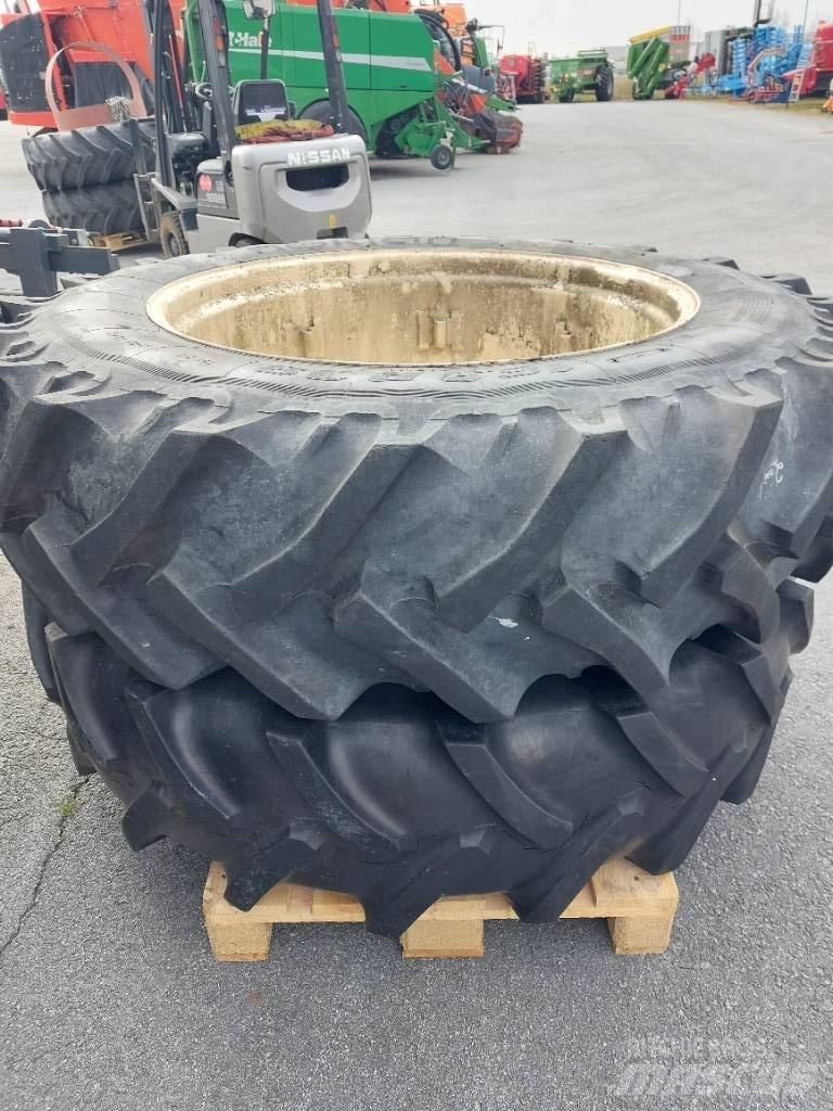  Paripyörät 16.9R38 輪胎、車輪和輪圈