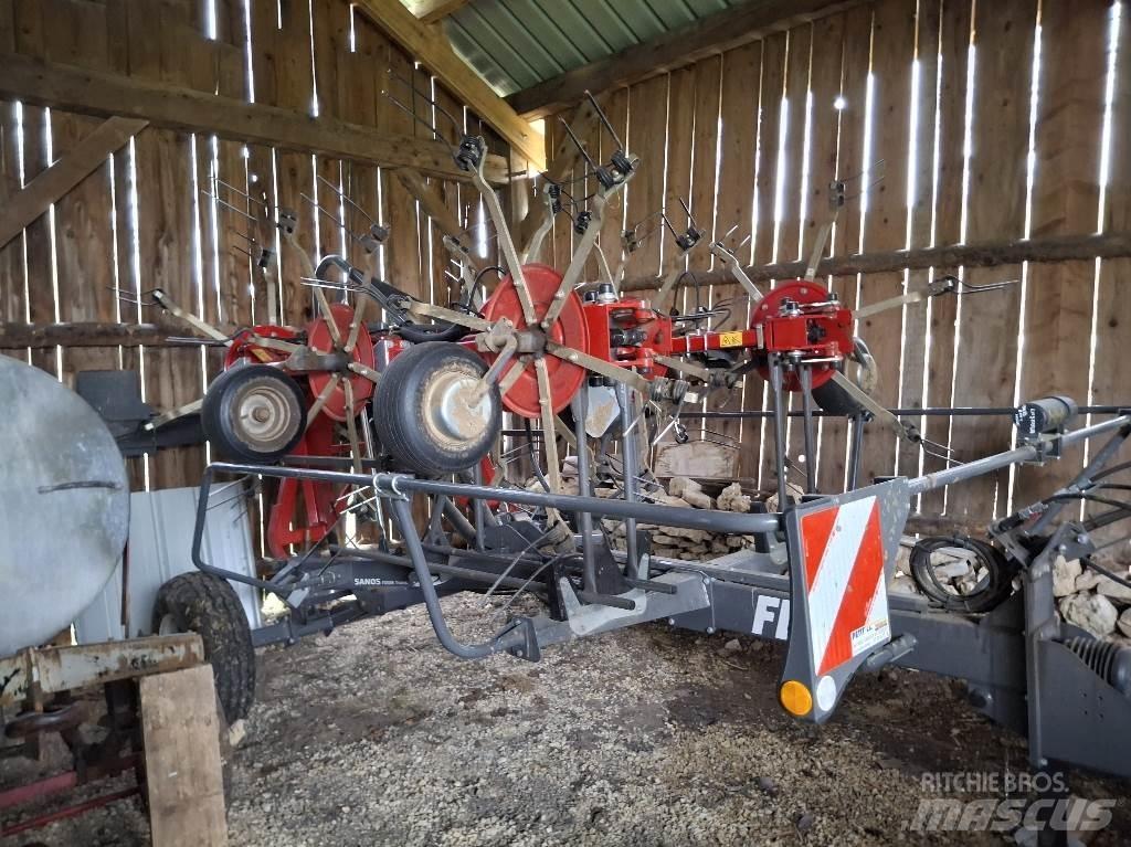 Fella Th1100 耙與翻草機