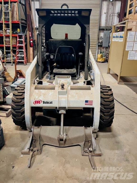 Bobcat 763 C 滑移轉向裝載機