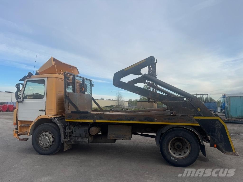 Scania P 82 H 裝載運輸卡車