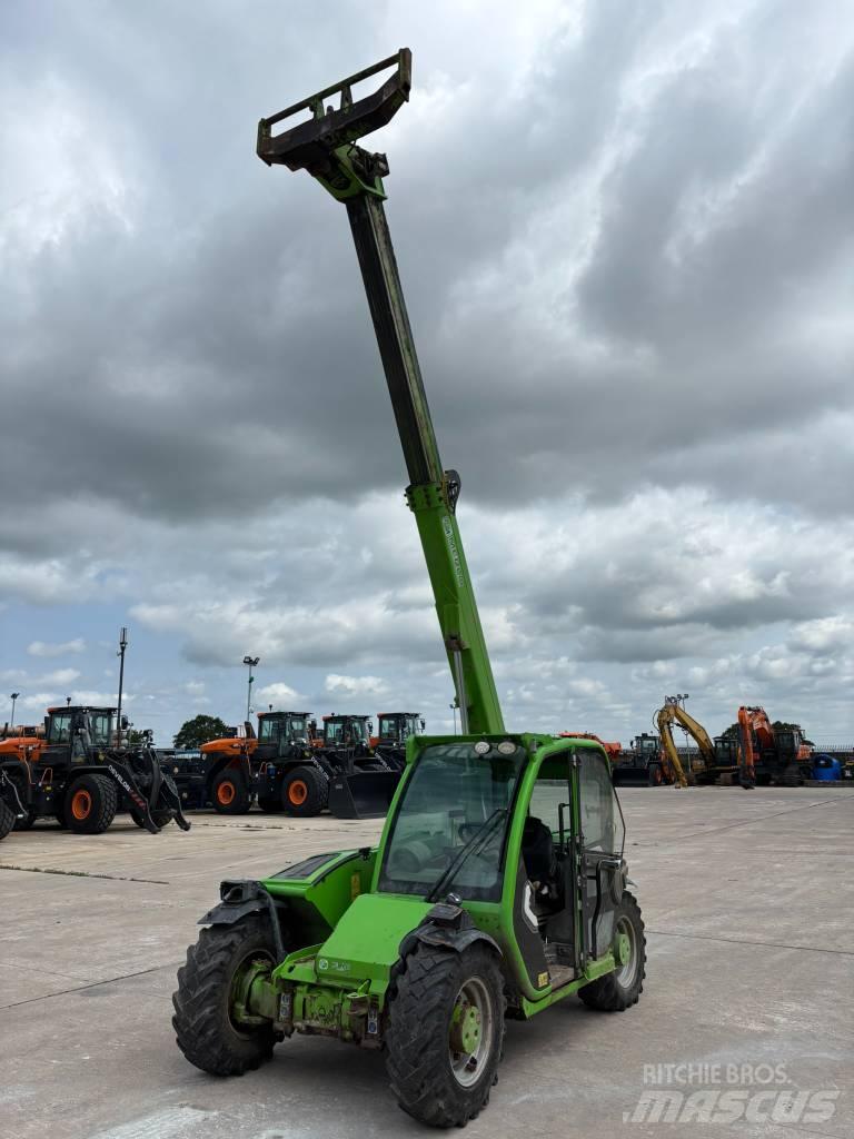 Merlo P 27.6 Plus 伸縮臂操作車