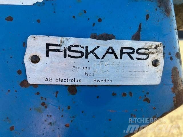 Fiskars FFK 497 雙向犁