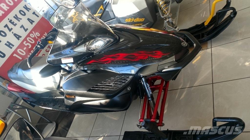Yamaha Apex 1000 雪地摩托車