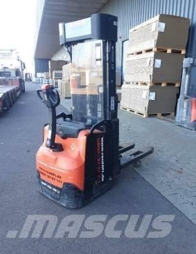 Toyota BT SWE 160 L 手動堆積機