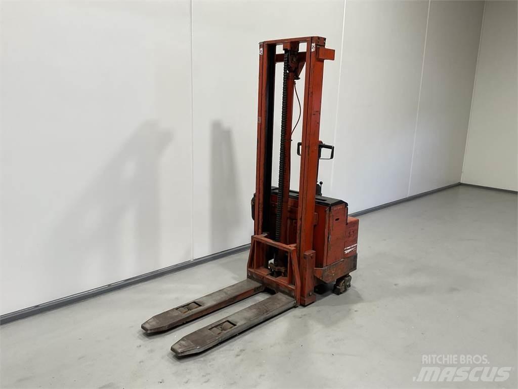BT LSV 1250 E/10 自走式堆積機