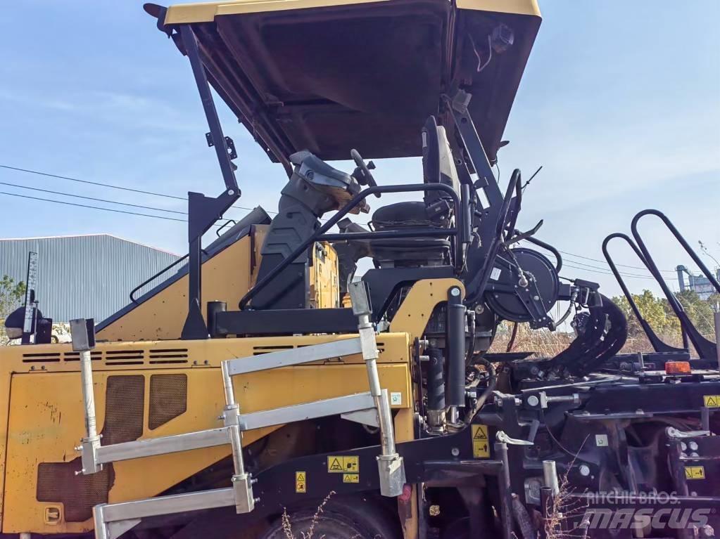 CAT AP655F 瀝青攤舖機/鋪路機