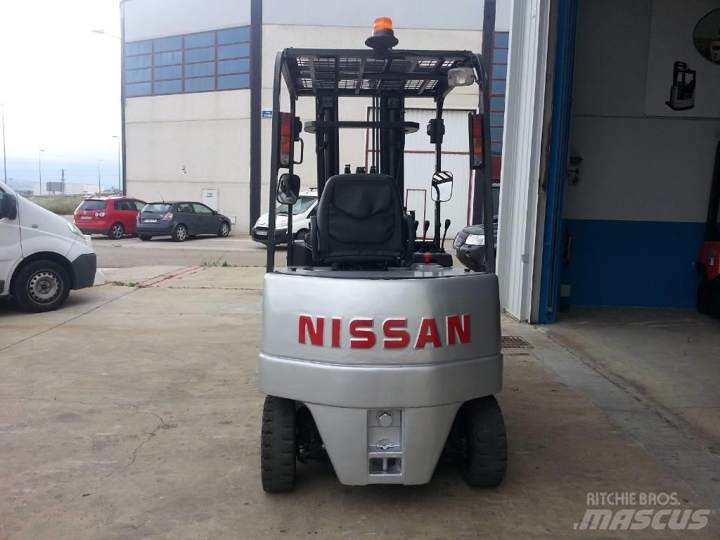 Nissan Q02L25CU 電動堆高機