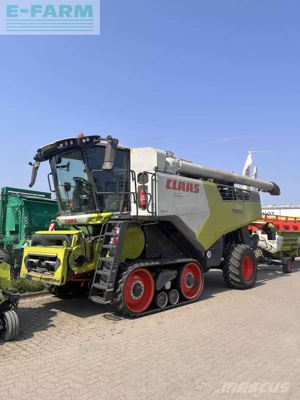CLAAS trion 750 tt 聯合收穫機