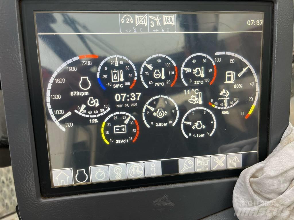 Liebherr LR 1160 履帶式起重機