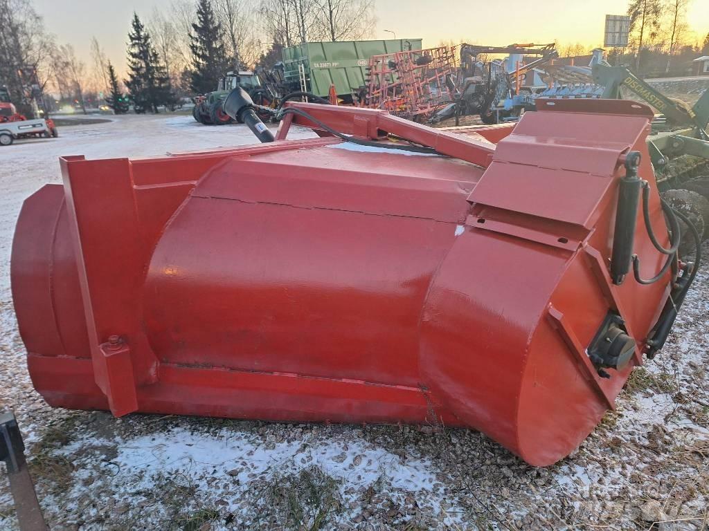 TR 270 掃雪機
