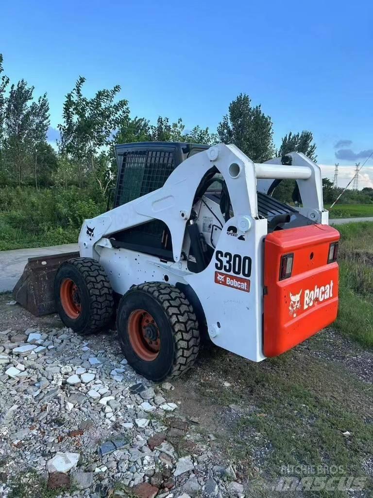 Bobcat S 300 滑移轉向裝載機