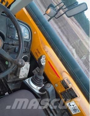 JCB 540-140 伸縮臂操作車