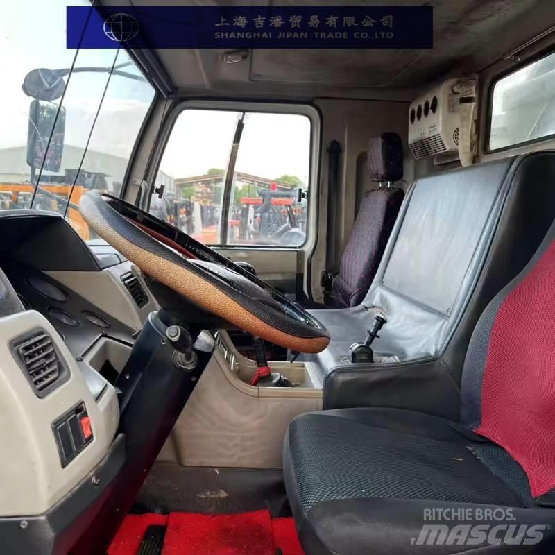 Zoomlion QY 70 H 全路面起重機/吊車