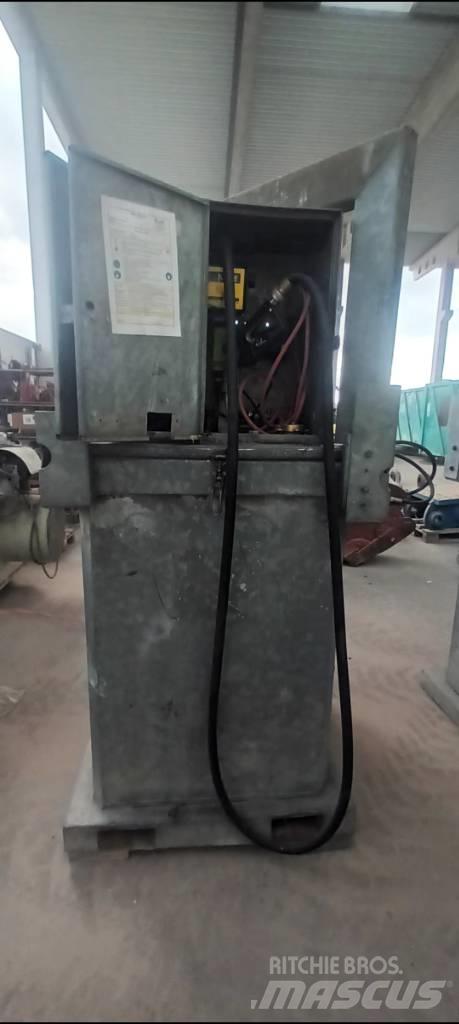 Bauer DT 1000 Fuel and additive tanks